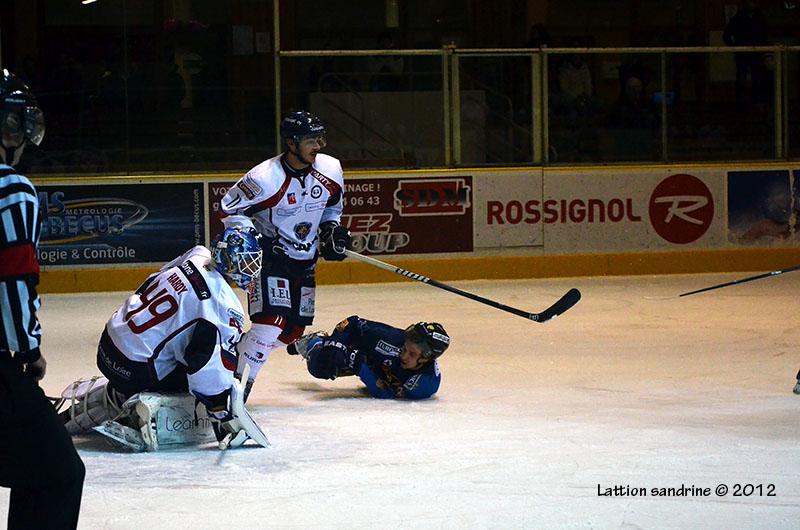 Chamonix  3 - 1 Angers 