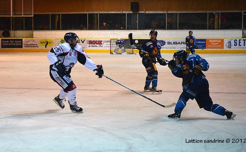 Chamonix  3 - 1 Angers 