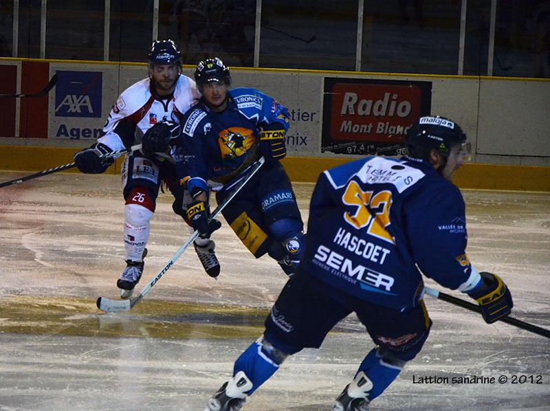 Chamonix  3 - 1 Angers 