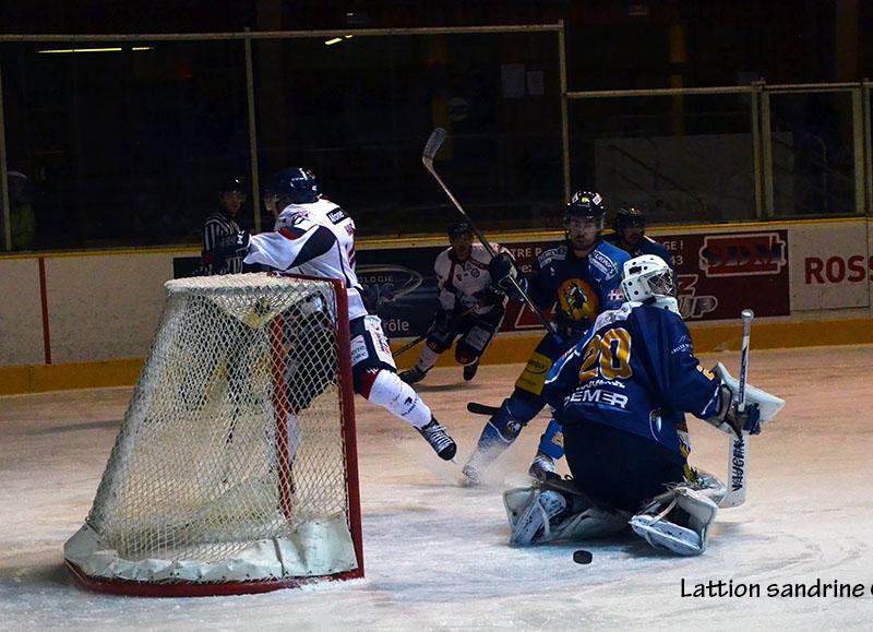 Chamonix  3 - 1 Angers 