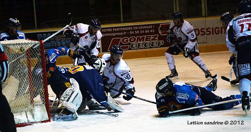 Chamonix  3 - 1 Angers 