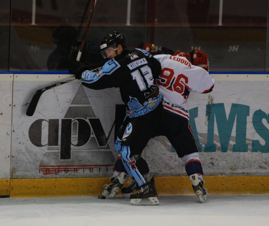 Tours  4 - 2 Evry 