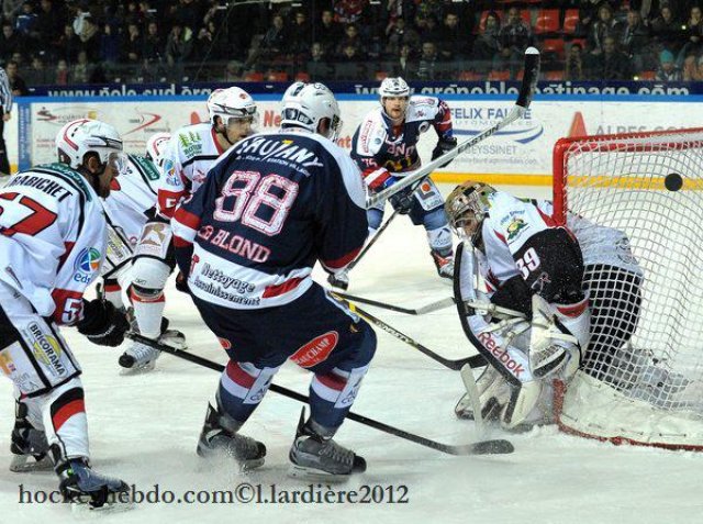 Photo hockey match Grenoble  - Briançon  le 08/12/2012