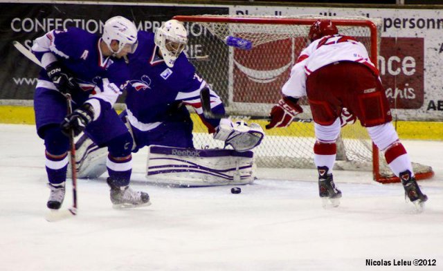Photo hockey reportage CM U20 : Revers tricolore pour débuter