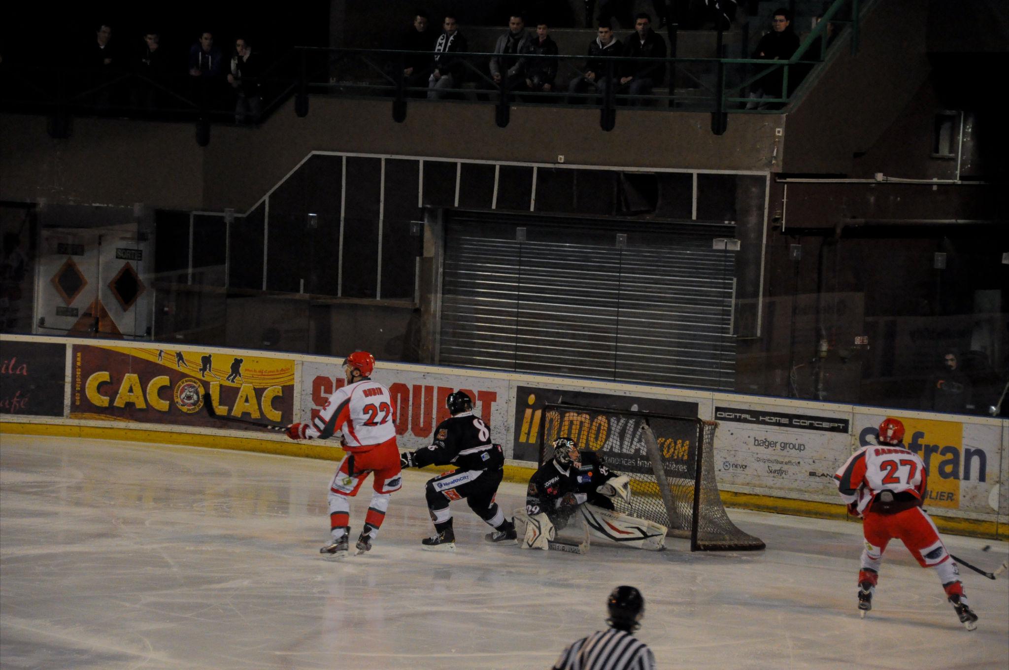 Bordeaux 7 - 3 Courbevoie 