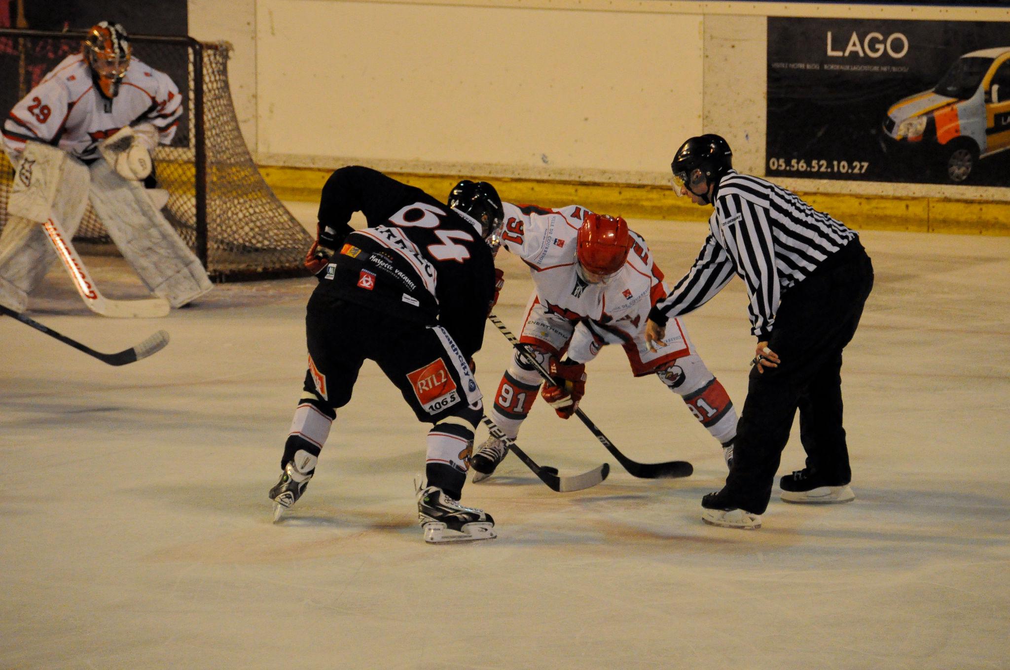 Bordeaux 7 - 3 Courbevoie 