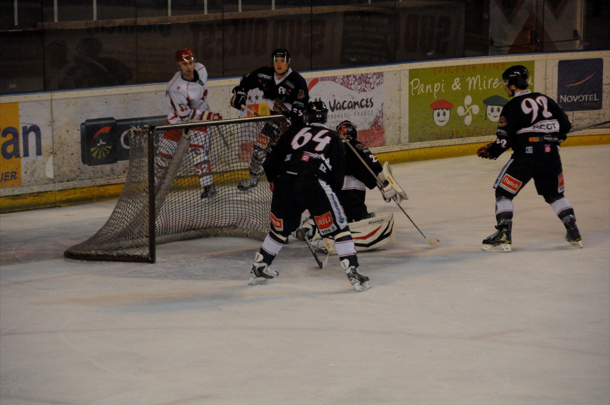 Bordeaux 7 - 3 Courbevoie 