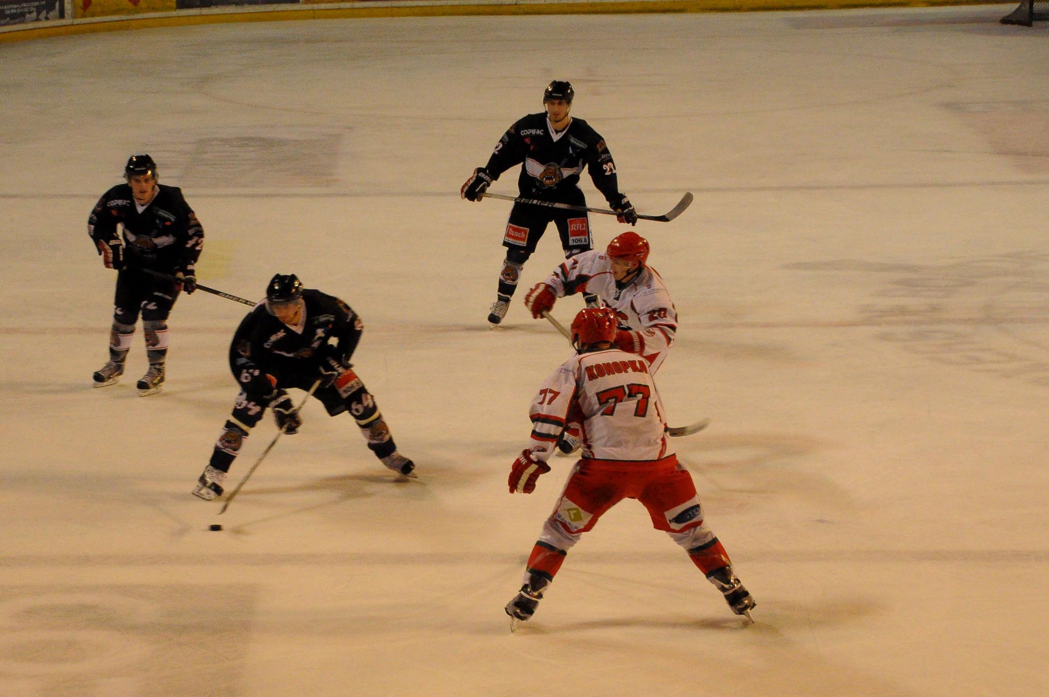 Bordeaux 7 - 3 Courbevoie 