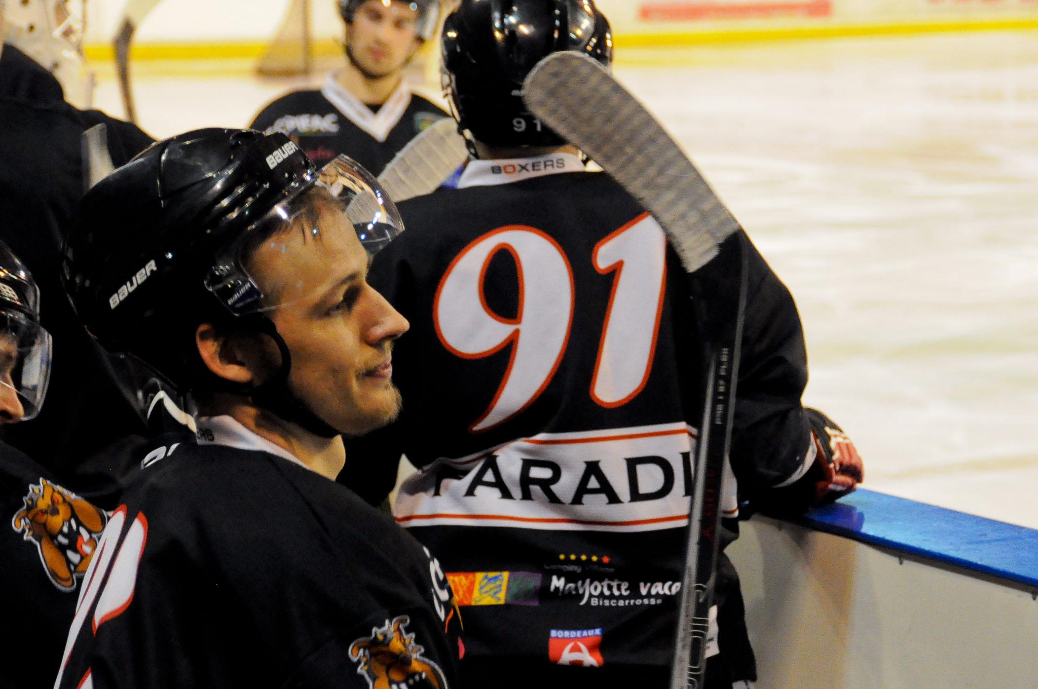 Bordeaux 7 - 3 Courbevoie 