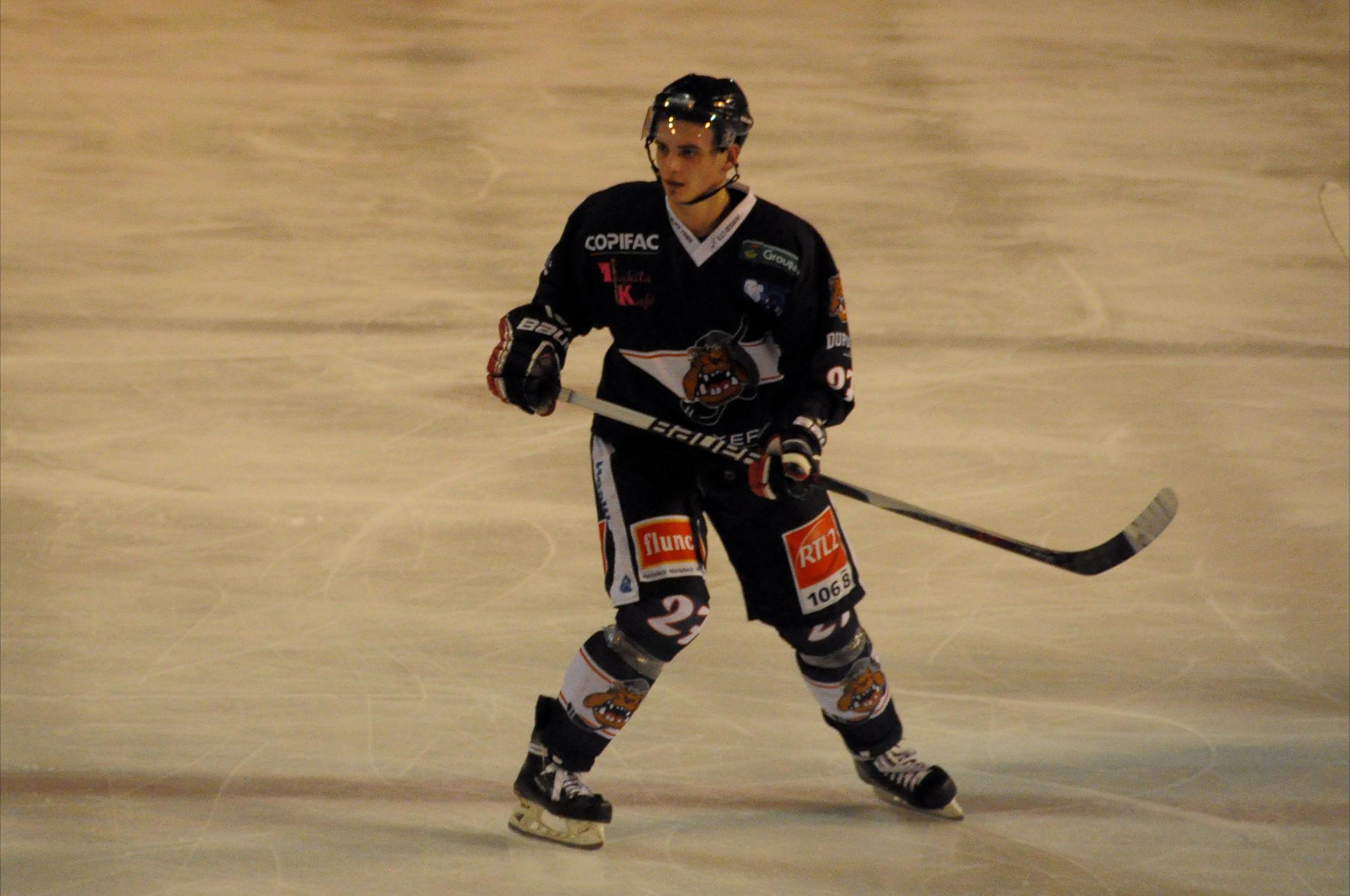 Bordeaux 7 - 3 Courbevoie 
