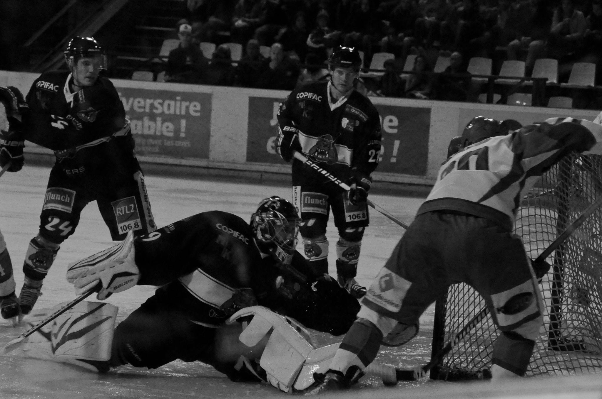 Bordeaux 7 - 3 Courbevoie 
