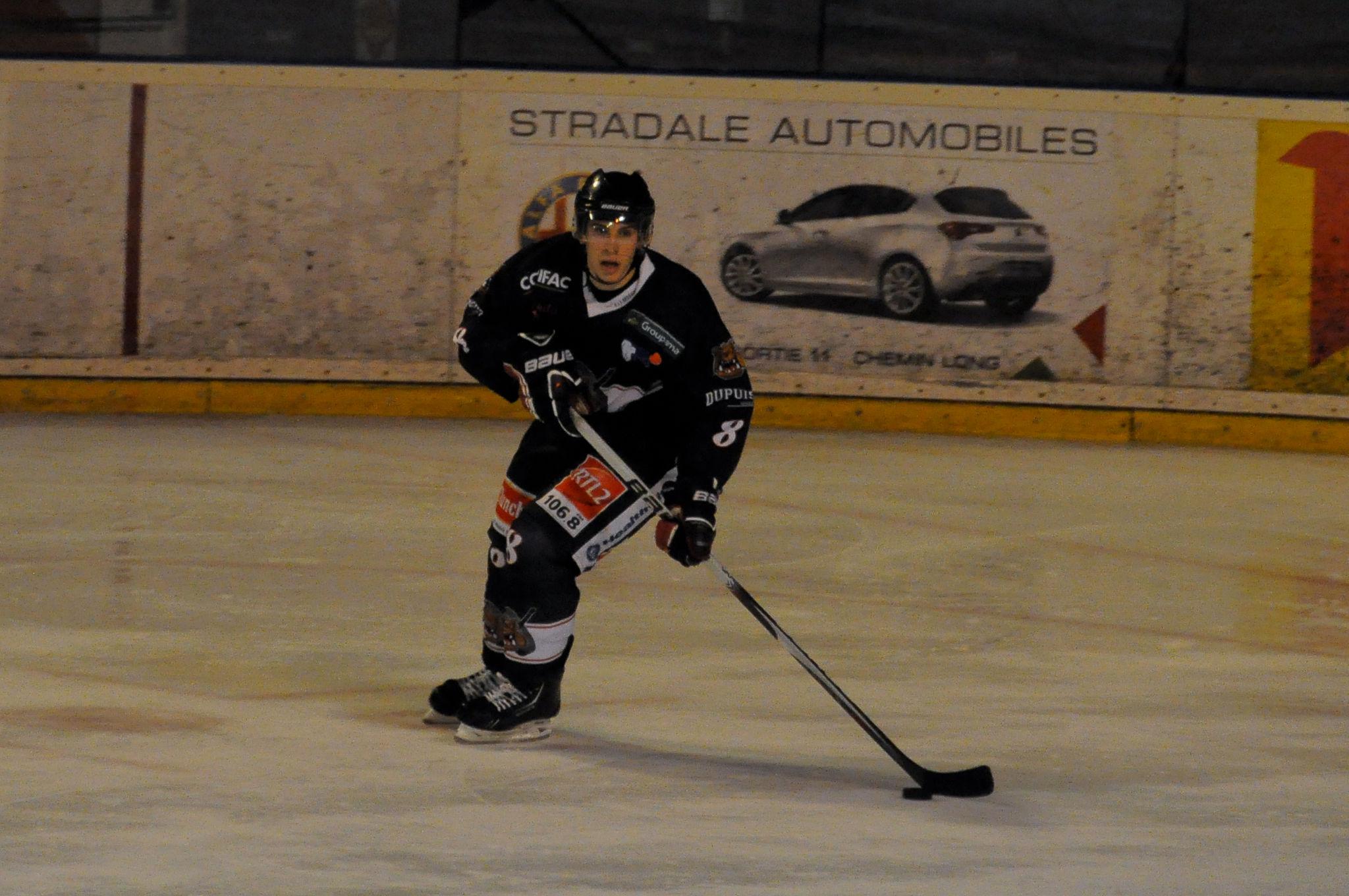 Bordeaux 7 - 3 Courbevoie 