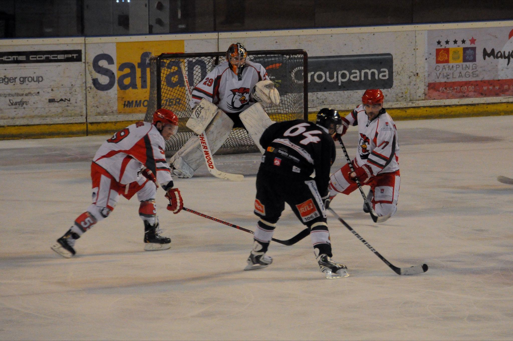 Bordeaux 7 - 3 Courbevoie 
