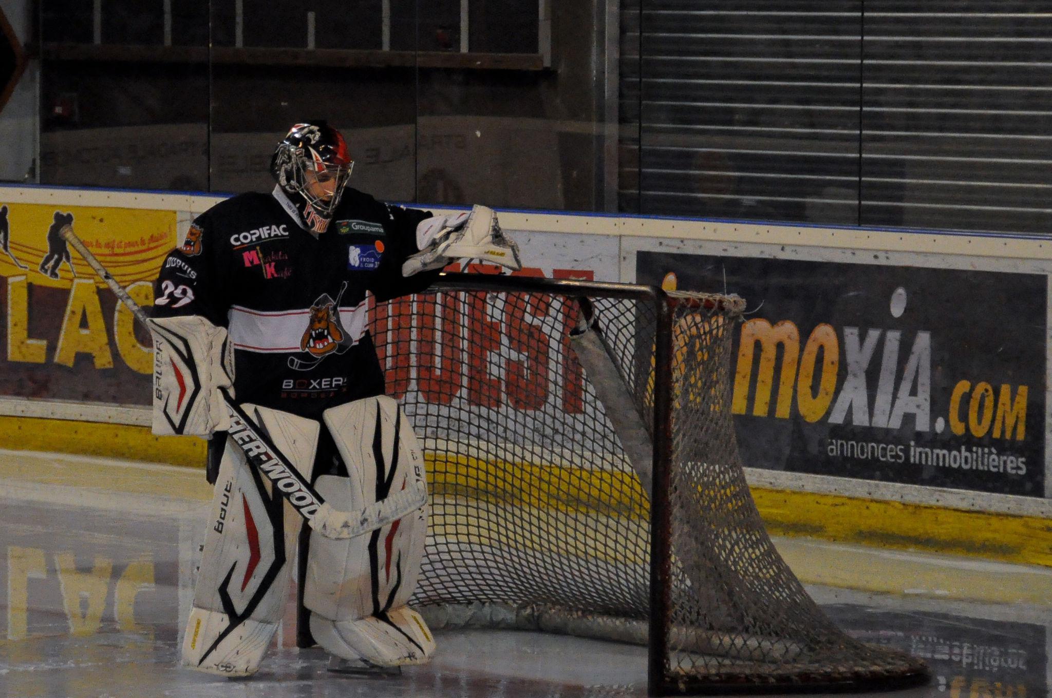 Bordeaux 7 - 3 Courbevoie 