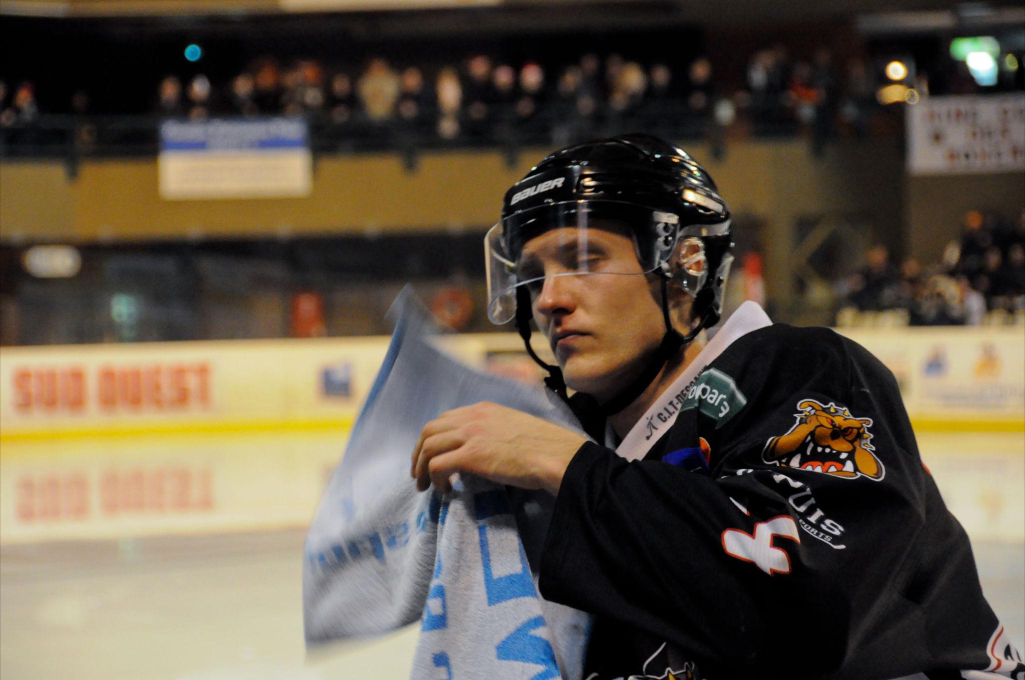Bordeaux 7 - 3 Courbevoie 