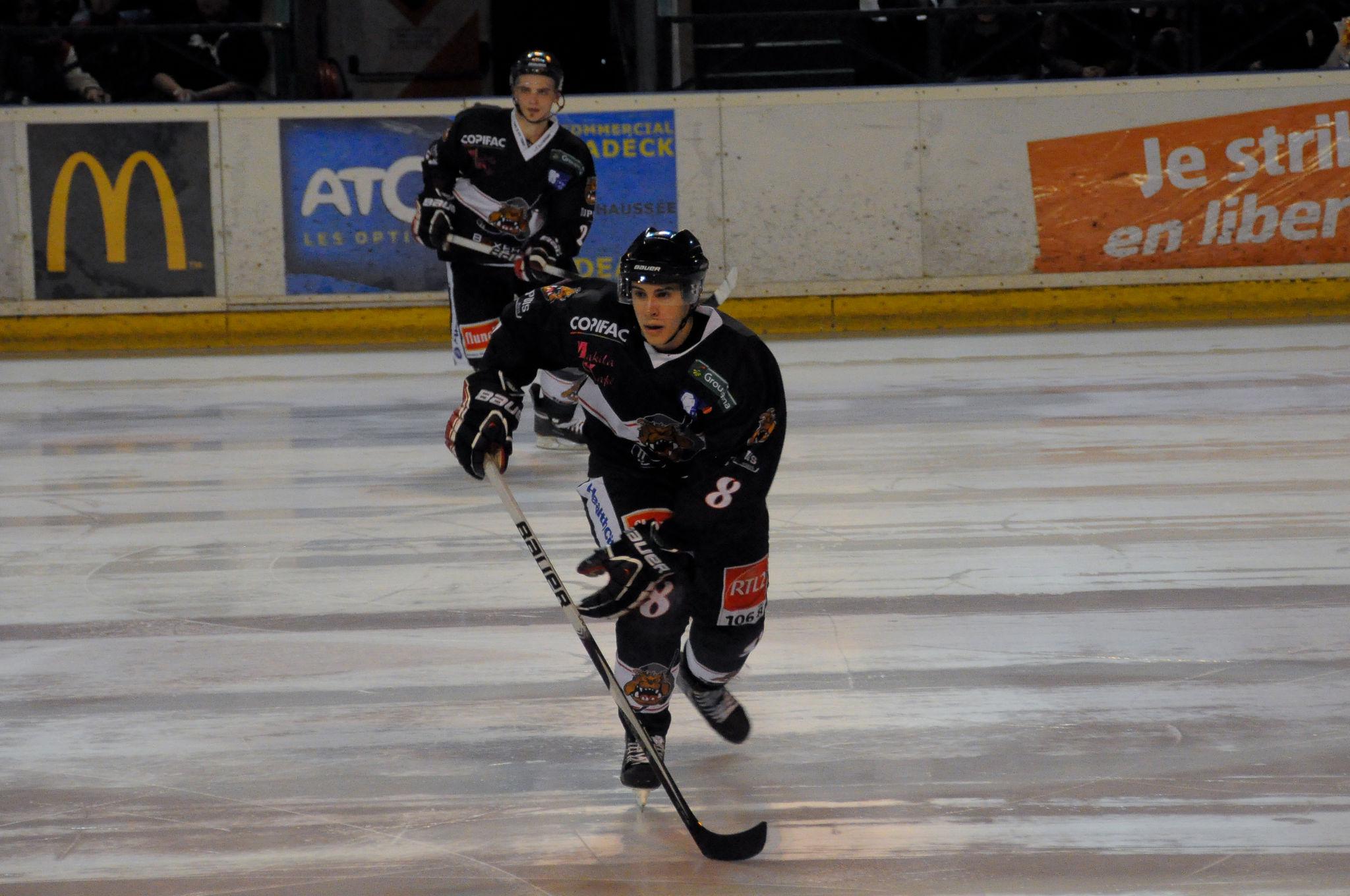 Bordeaux 7 - 3 Courbevoie 