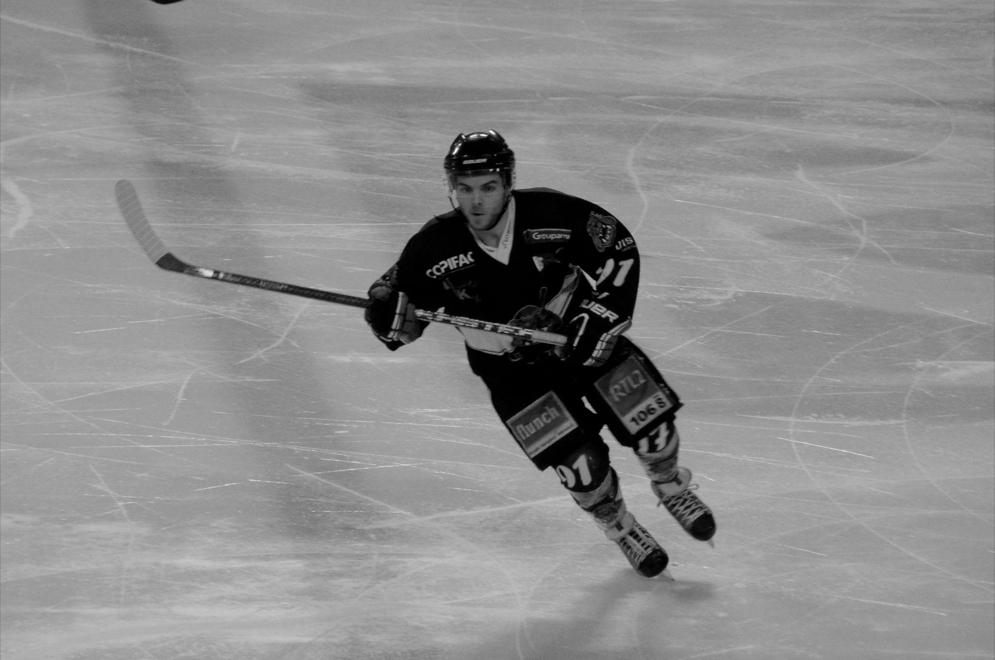Bordeaux 7 - 3 Courbevoie 
