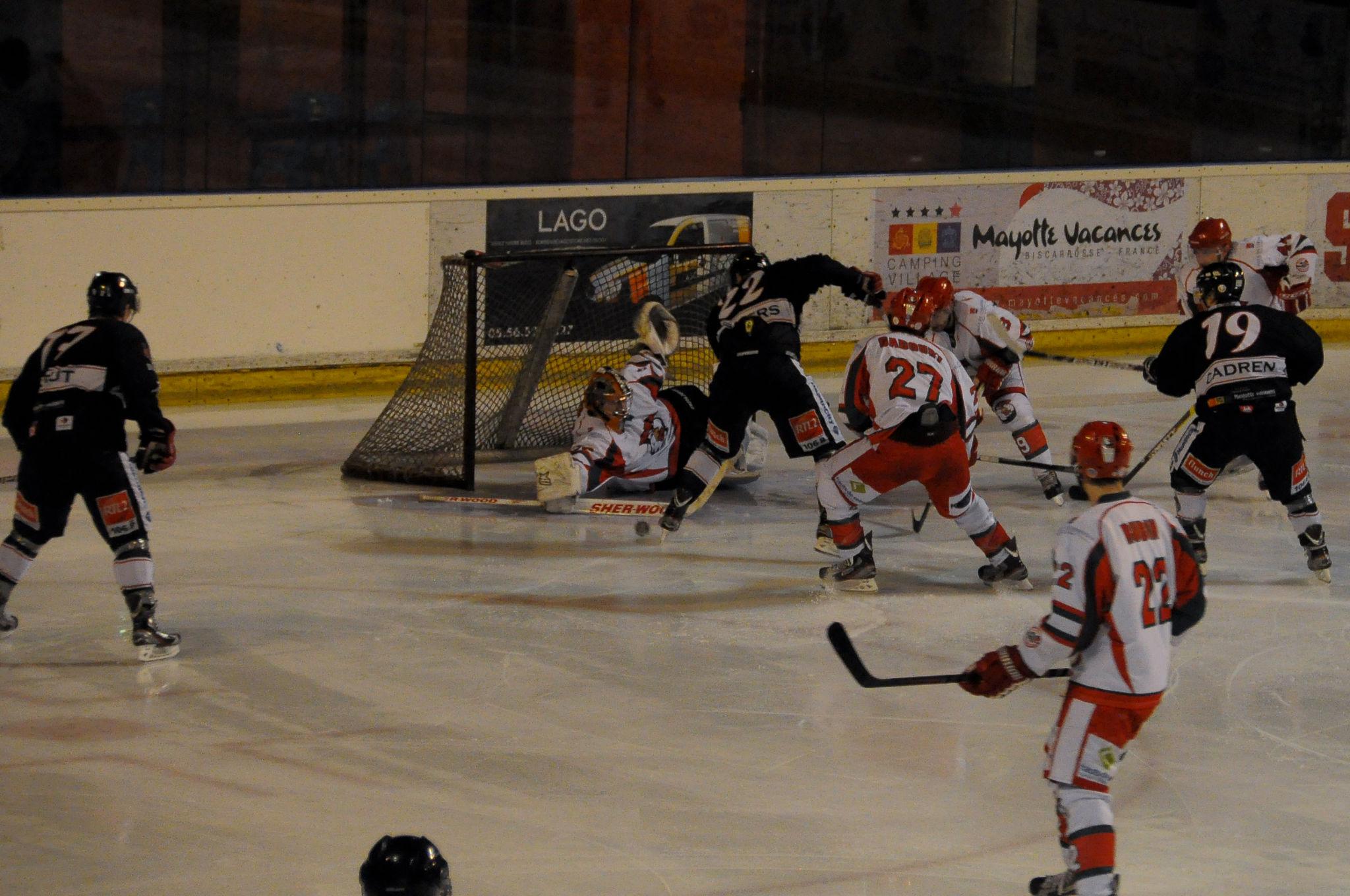 Bordeaux 7 - 3 Courbevoie 