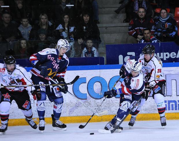 Grenoble  4 - 0 Mulhouse