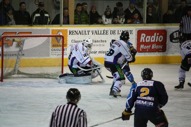 Chamonix  9 - 2 Caen 