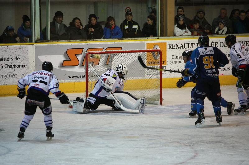 Chamonix  9 - 2 Caen 