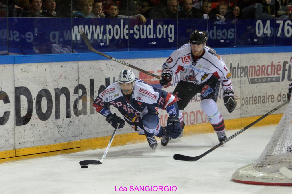 Grenoble  4 - 0 Mulhouse