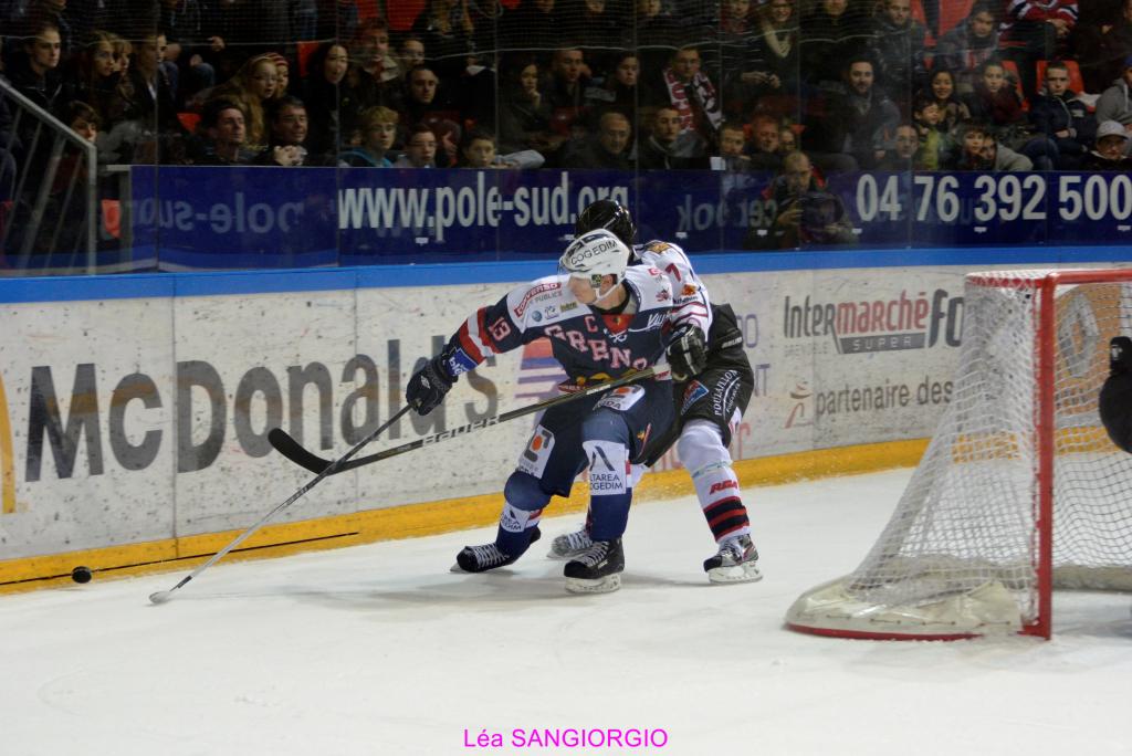 Grenoble  4 - 0 Mulhouse