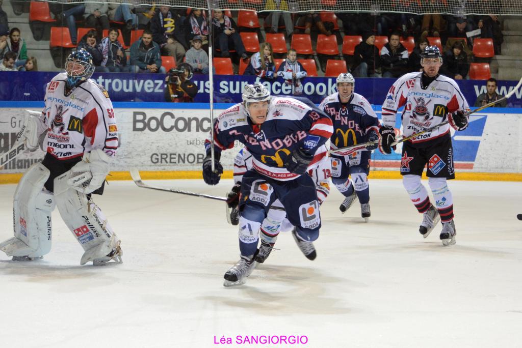 Grenoble  4 - 0 Mulhouse