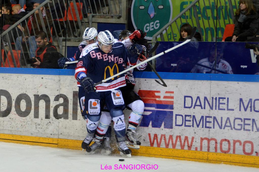 Grenoble  4 - 0 Mulhouse