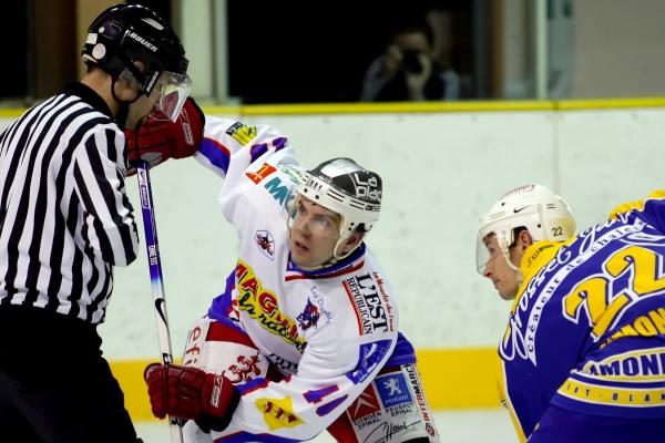 Chamonix  1 - 8 Epinal 