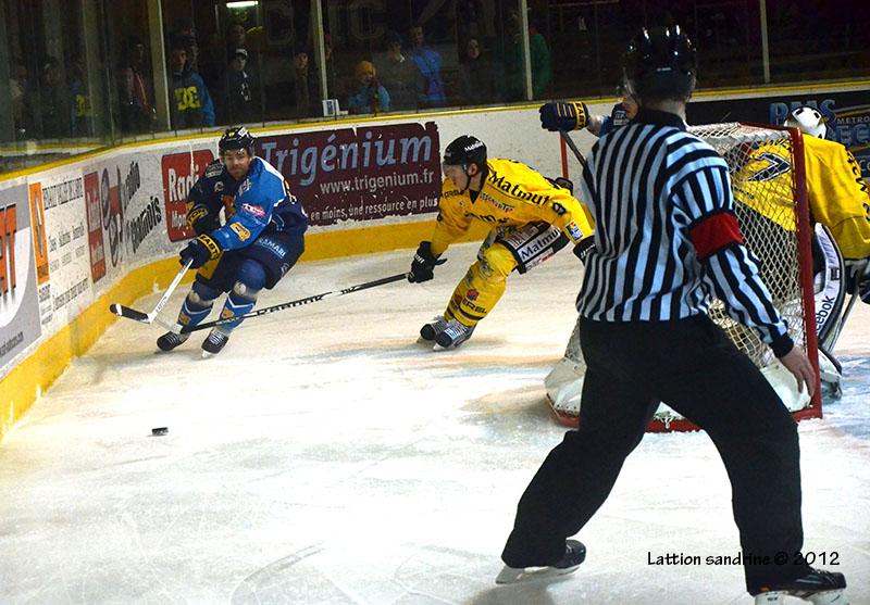 Chamonix  0 - 4 Rouen