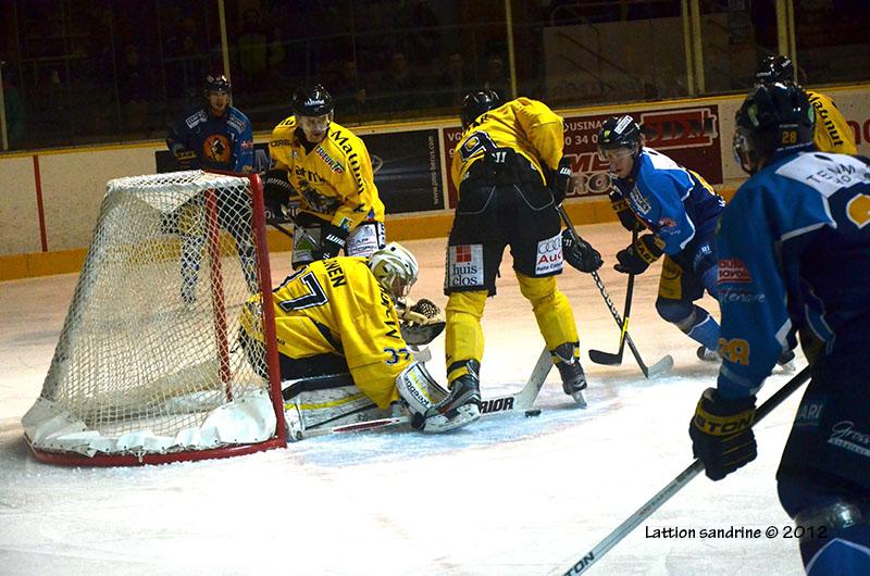 Chamonix  0 - 4 Rouen