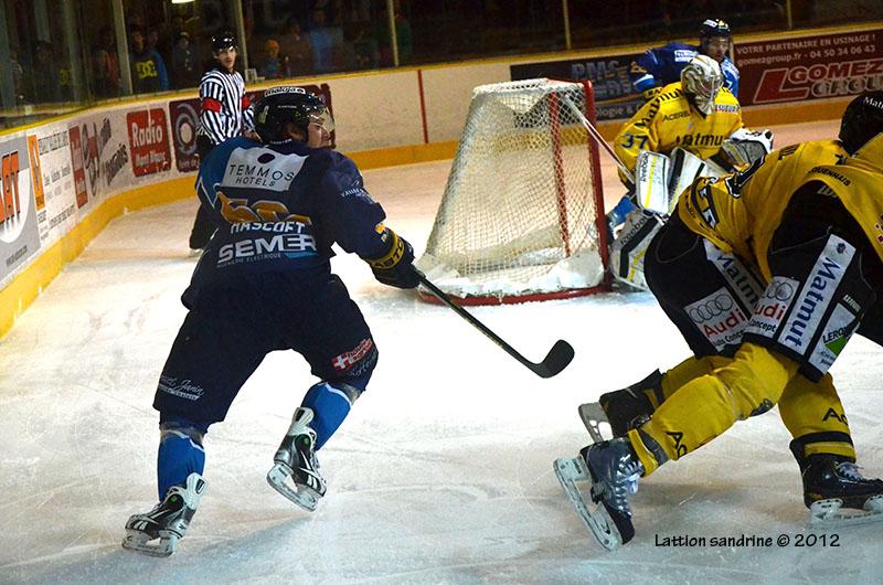 Chamonix  0 - 4 Rouen