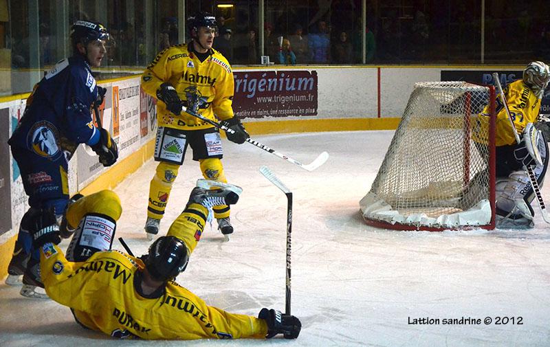 Chamonix  0 - 4 Rouen