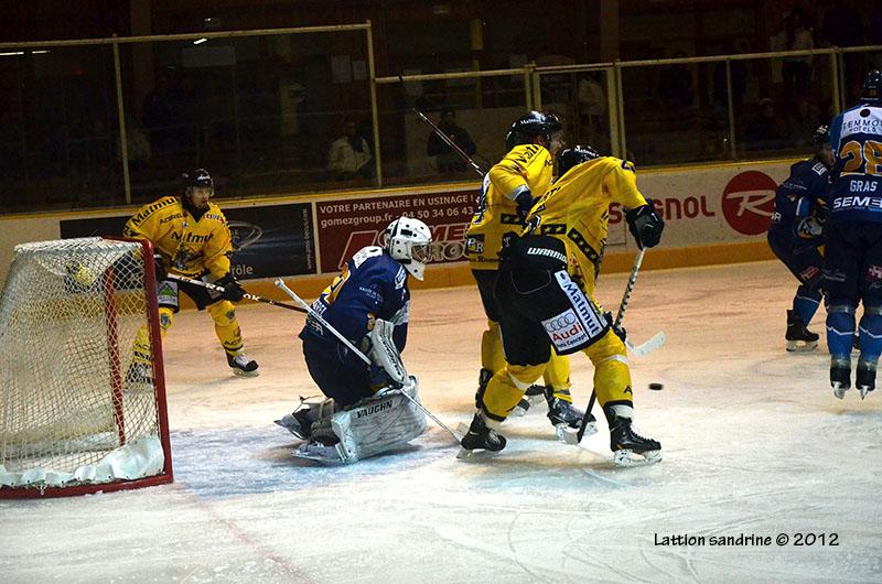 Chamonix  0 - 4 Rouen