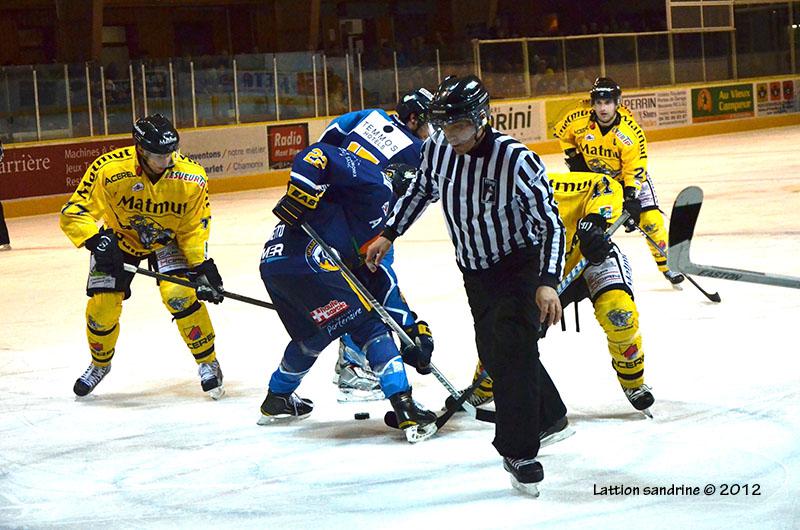 Chamonix  0 - 4 Rouen