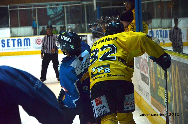 Chamonix  0 - 4 Rouen