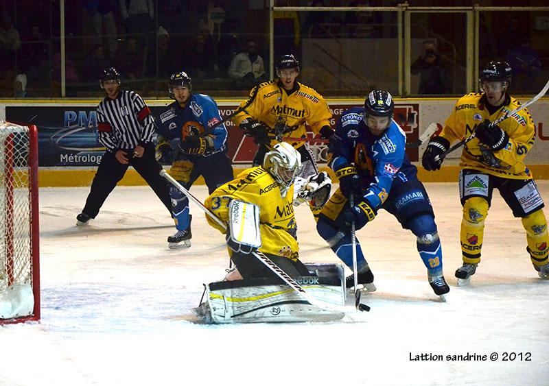 Chamonix  0 - 4 Rouen