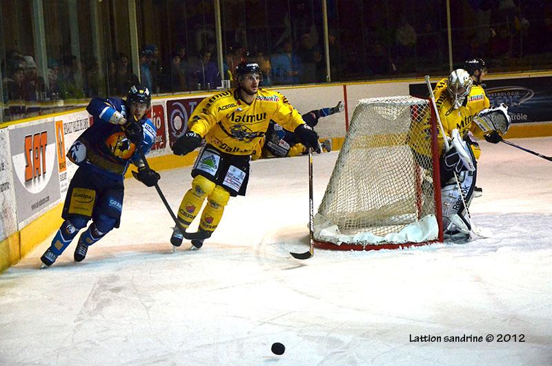 Chamonix  0 - 4 Rouen