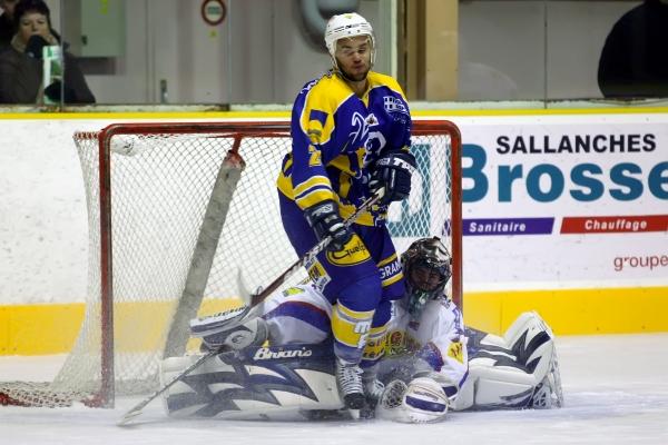 Chamonix  1 - 8 Epinal 