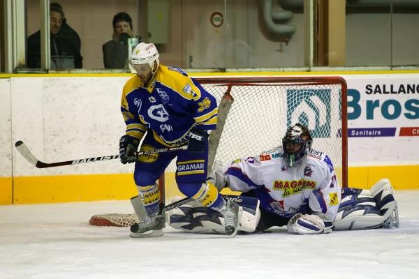 Chamonix  1 - 8 Epinal 