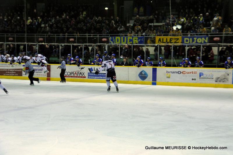 Dijon  4 - 5 Angers 