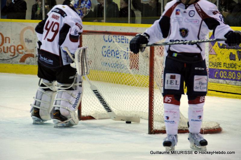 Dijon  4 - 5 Angers 