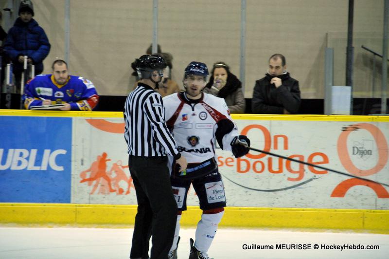 Dijon  4 - 5 Angers 
