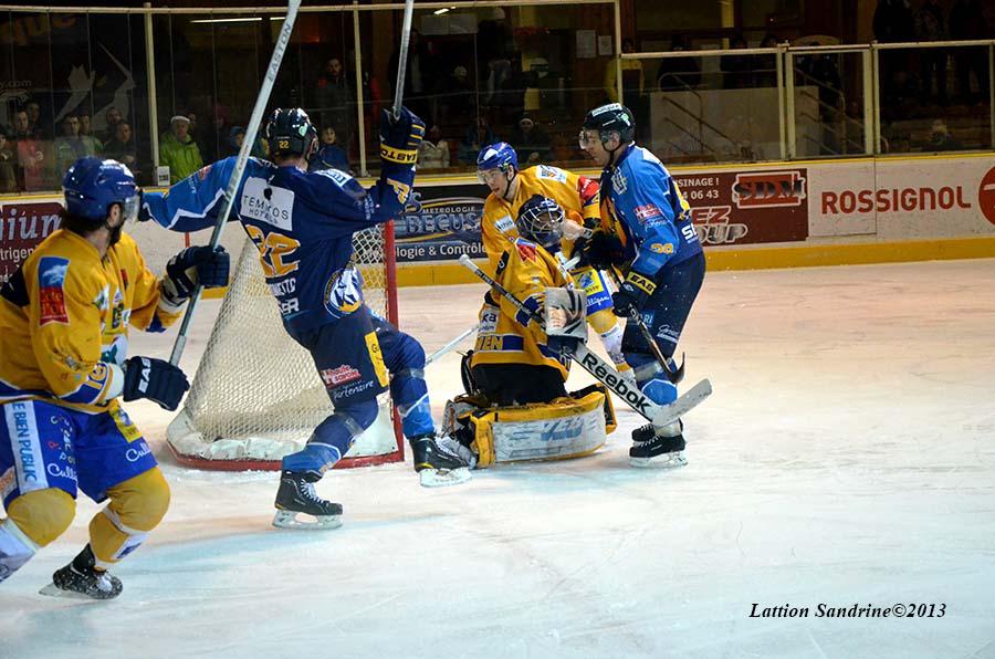 Chamonix  3 - 4 Dijon 