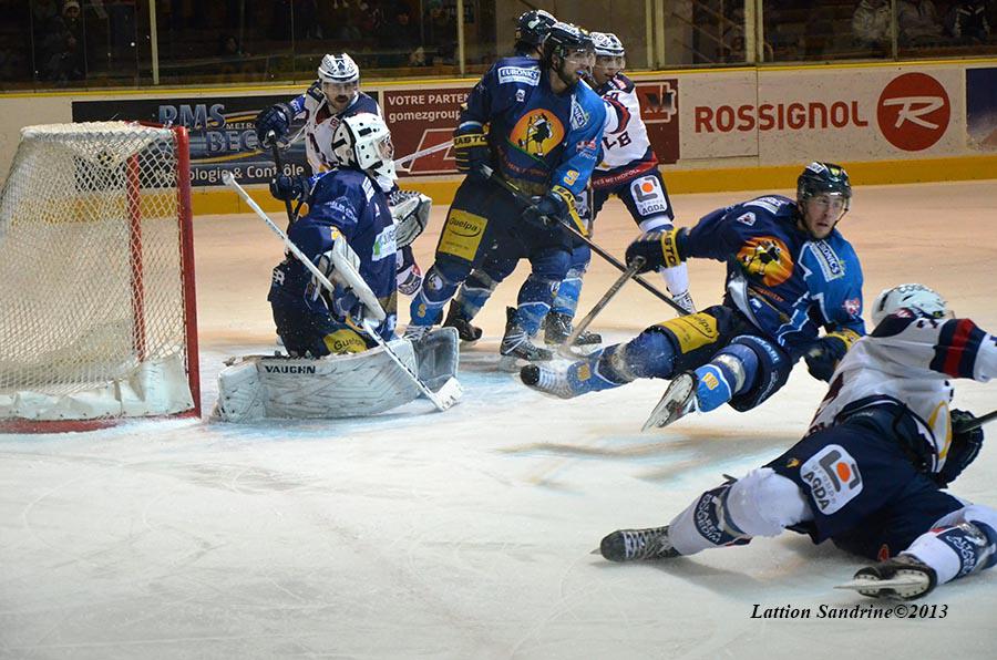 Chamonix  6 - 4 Grenoble 