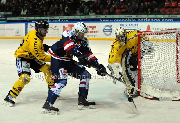 Grenoble  3 - 1 Rouen