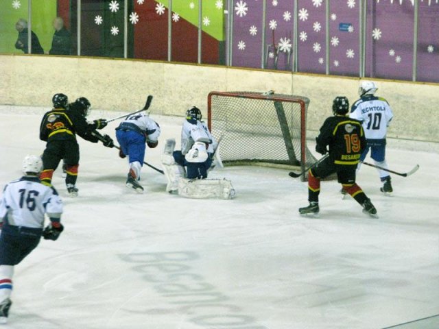 Photo hockey match Besançon - Luxembourg le 16/02/2013