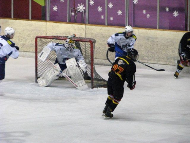 Photo hockey match Besançon - Luxembourg le 16/02/2013