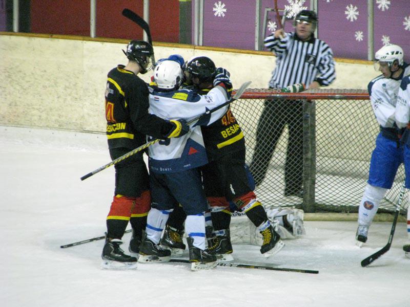 Besançon 4 - 4 Luxembourg